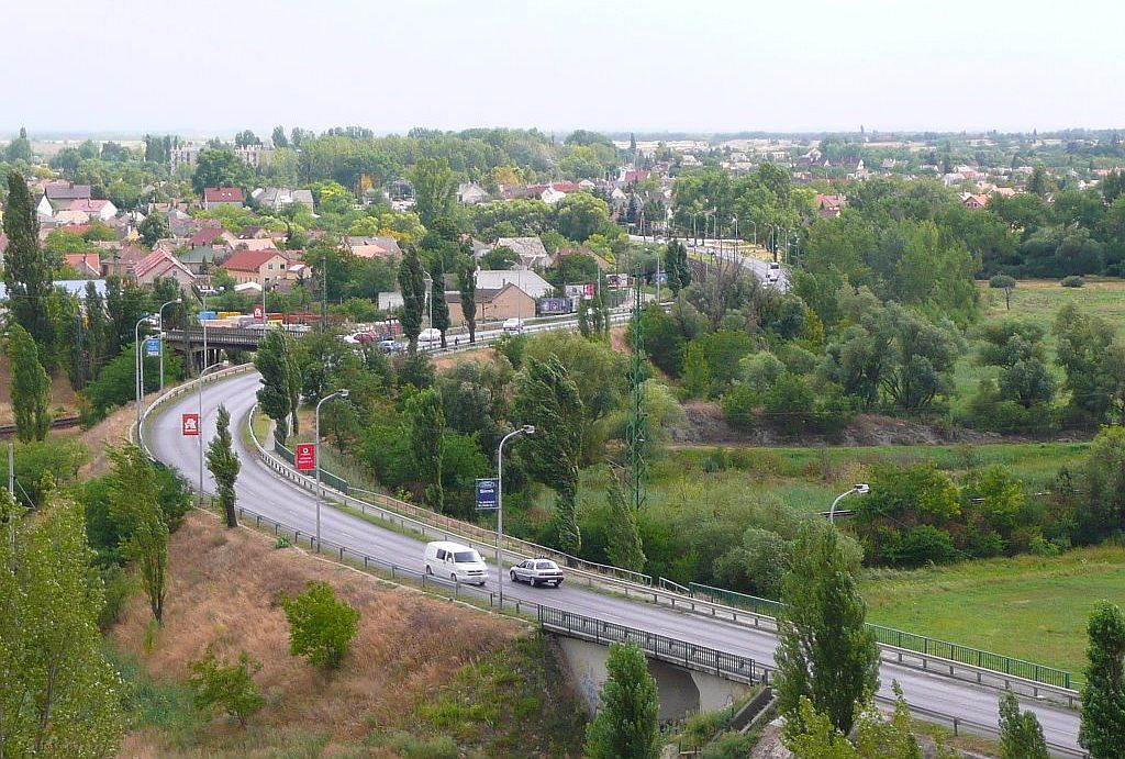 Útkarbantartás miatt szombaton délelőtt két órára lezárják a Balatoni úti felüljárót